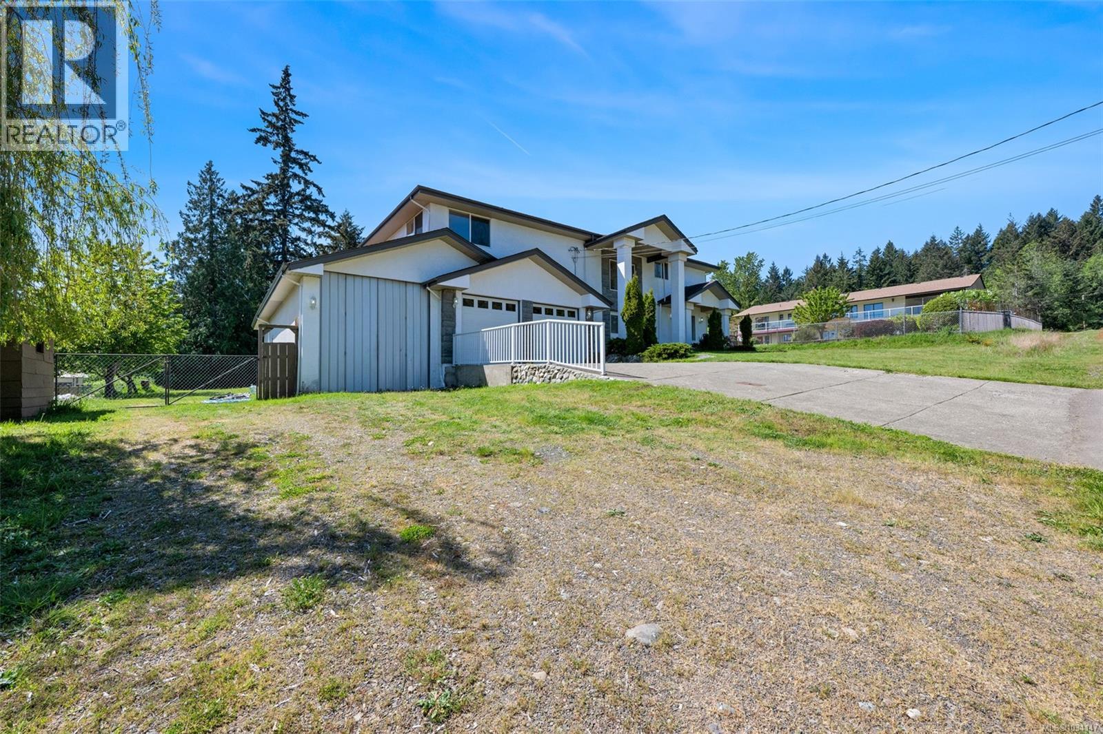 1580 Babine Rd Property Photo 26