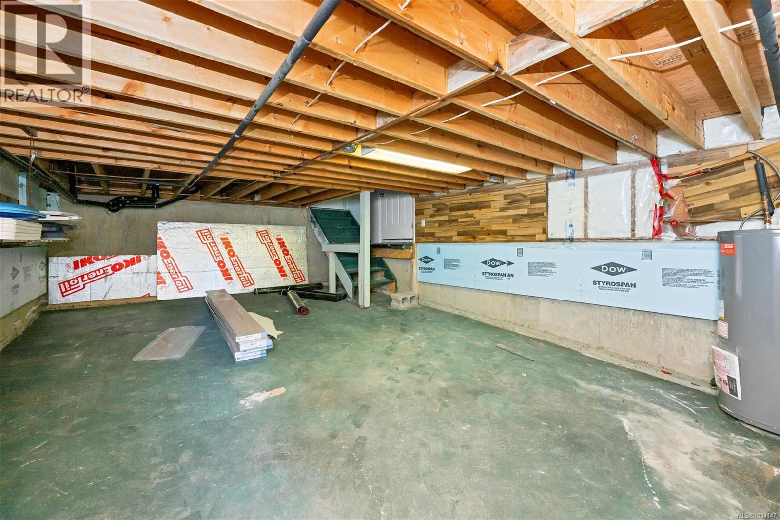 1580 Babine Rd Property Photo 30
