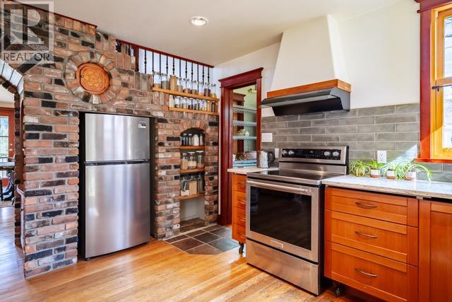 305 Bellevue Street Property Photo 13