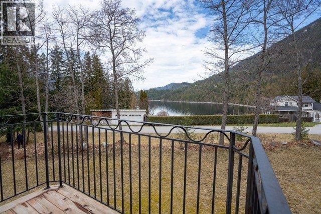 305 Bellevue Street Property Photo 35
