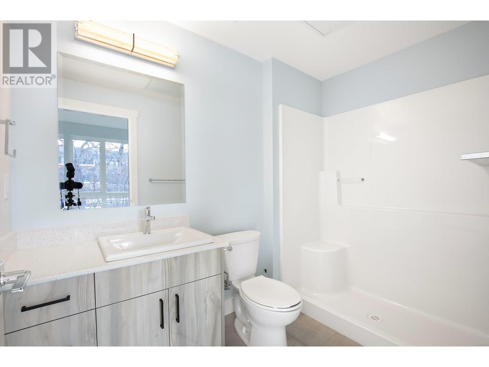 215 Royal Avenue Unit# 204 Property Photo 10