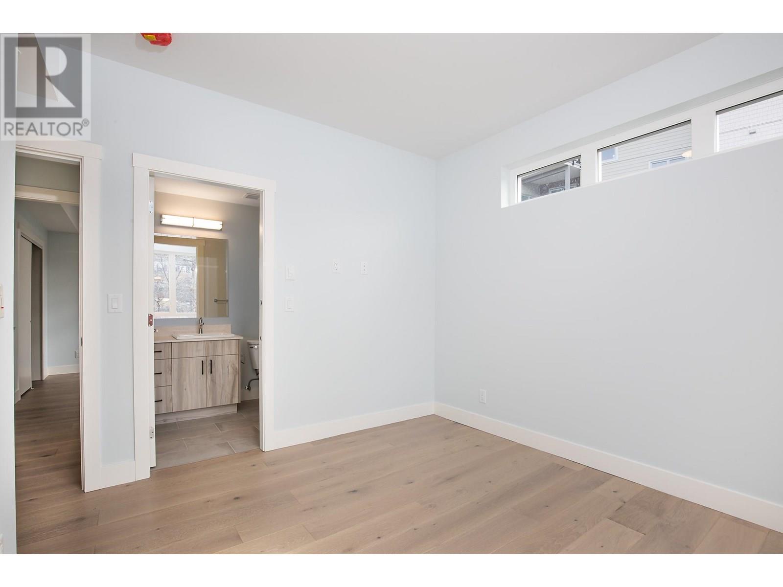 215 Royal Avenue Unit# 204 Property Photo 11