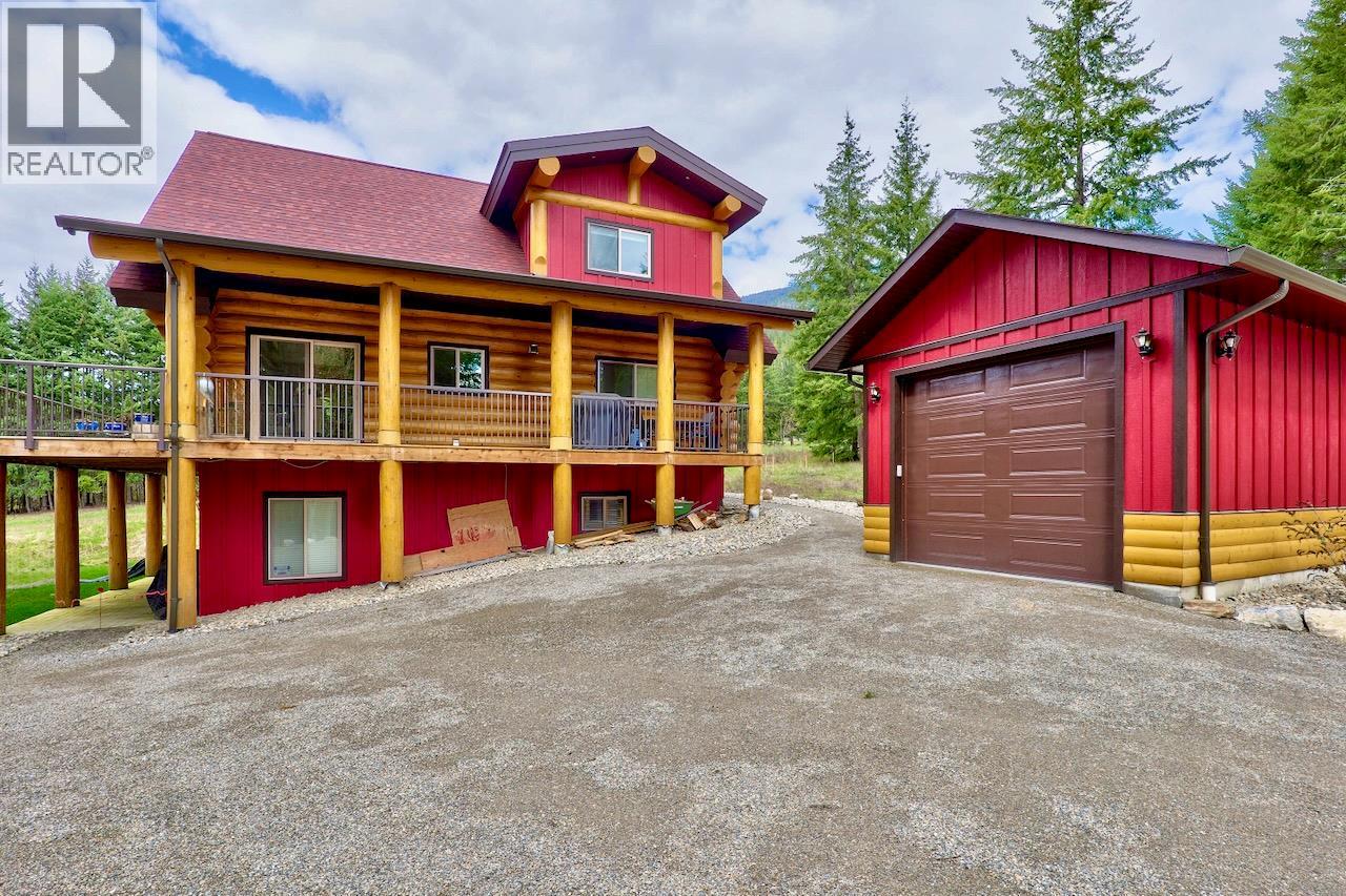 2589 Airstrip Road Property Photo 1