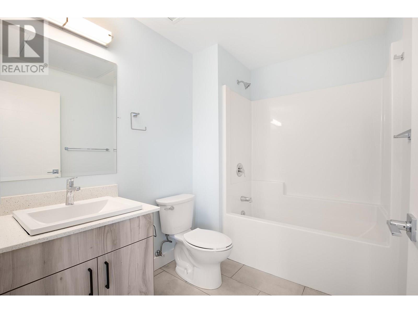 215 Royal Avenue Unit# 402 Property Photo 9