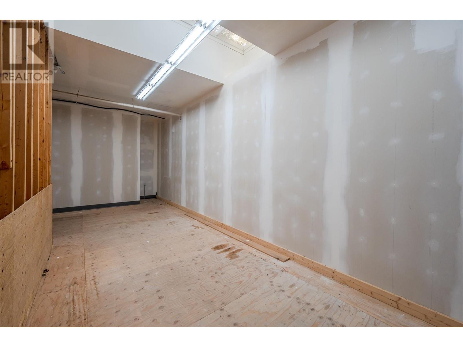 402 Industrial Avenue E Property Photo 16