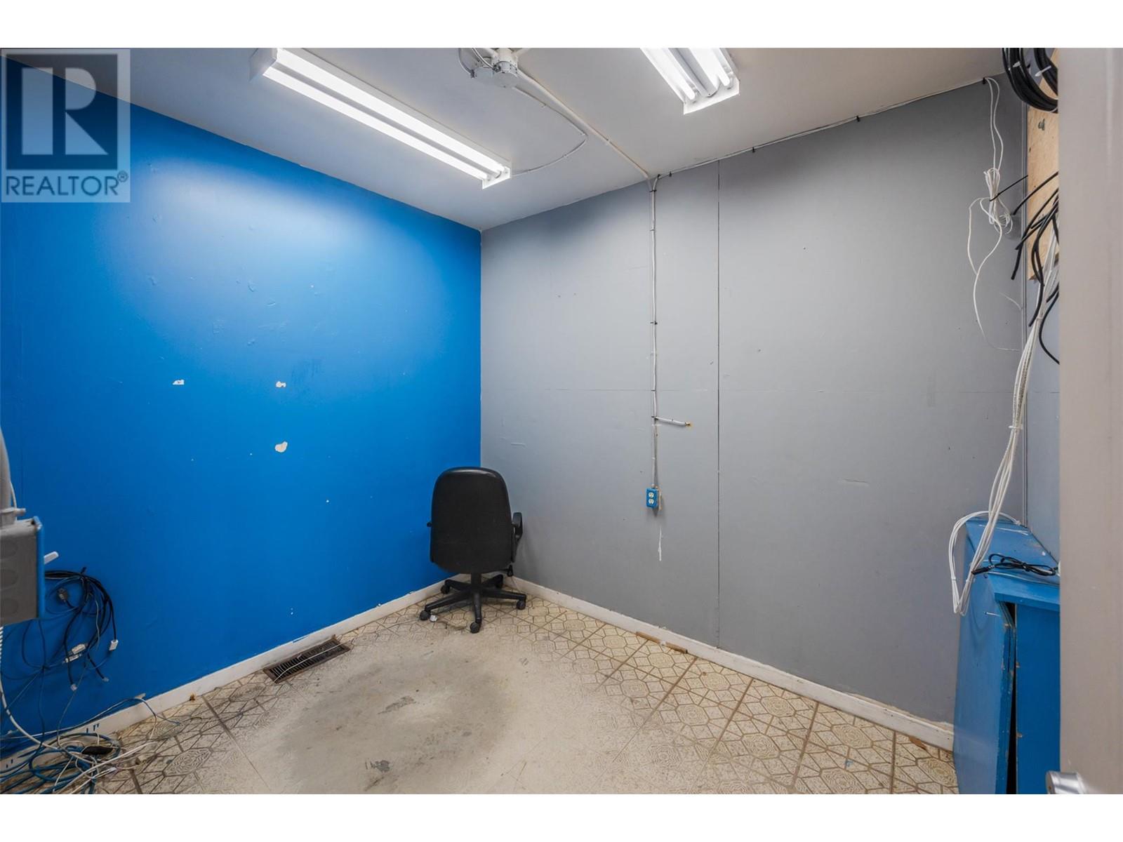 402 Industrial Avenue E Property Photo 29