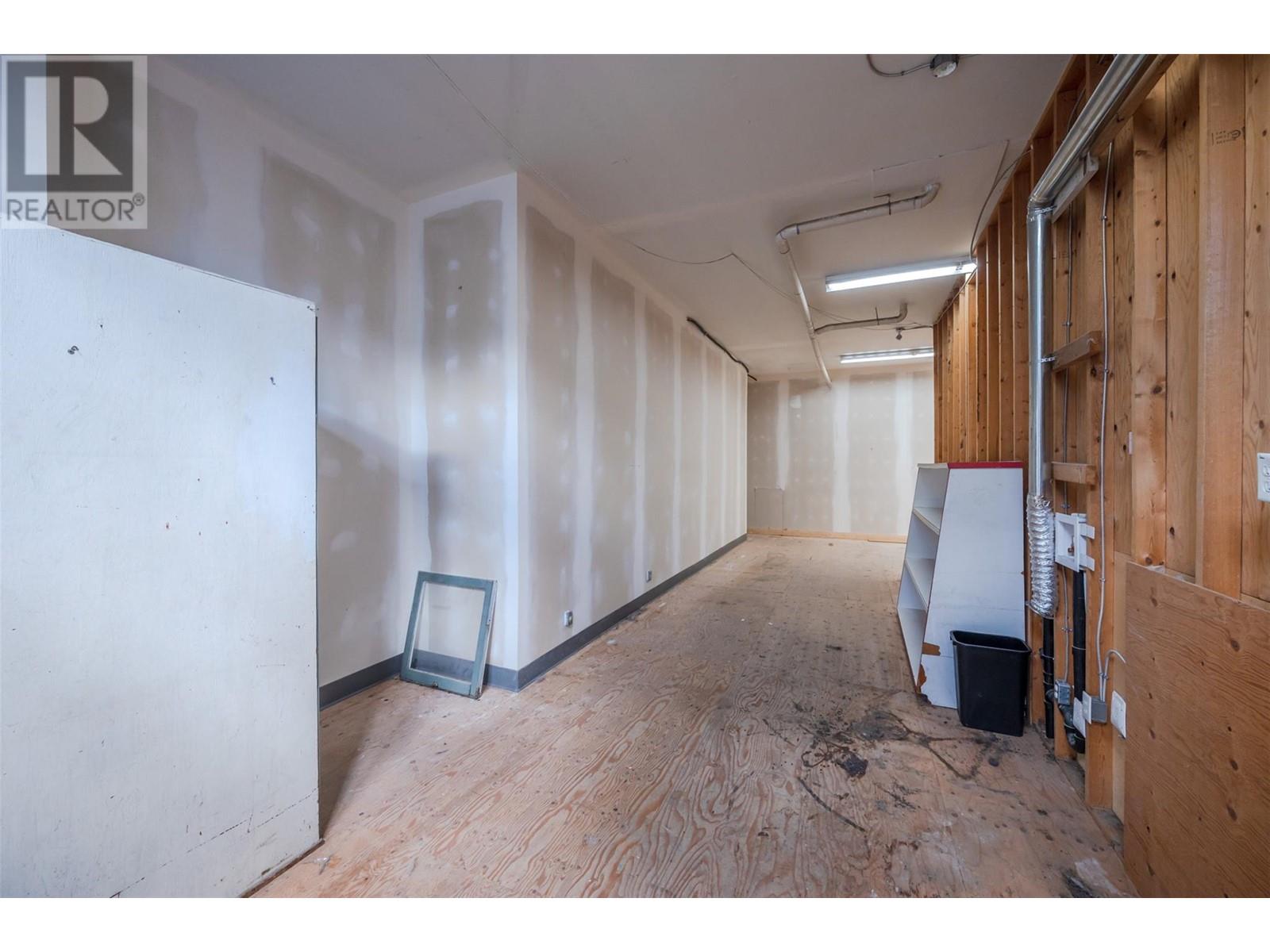 402 Industrial Avenue E Property Photo 32