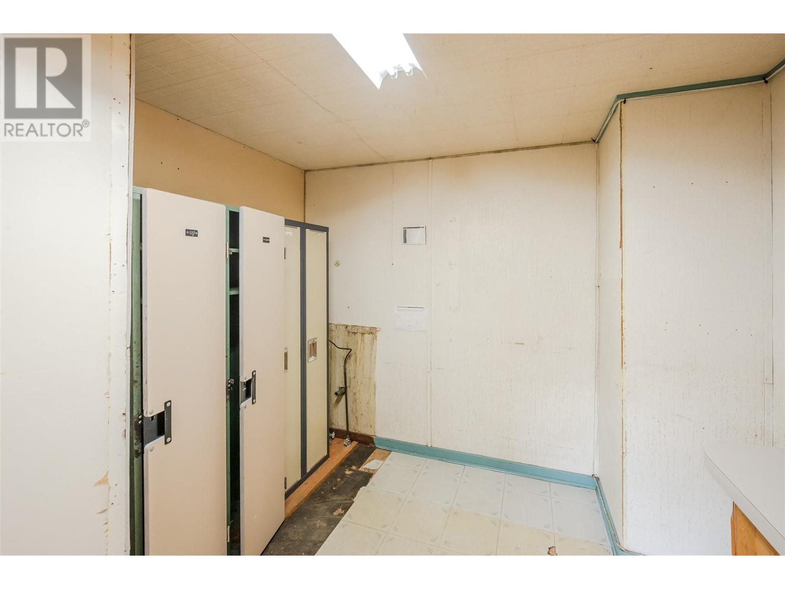 402 Industrial Avenue E Property Photo 35