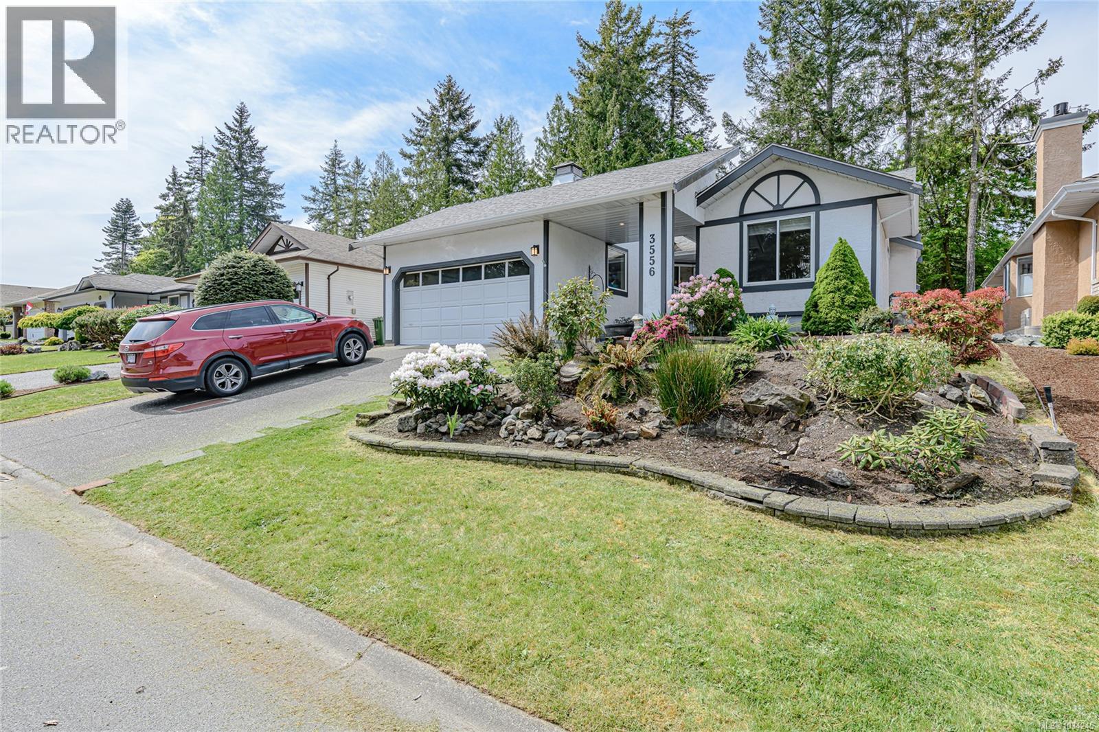 3556 Arbutus Dr S Property Photo 1