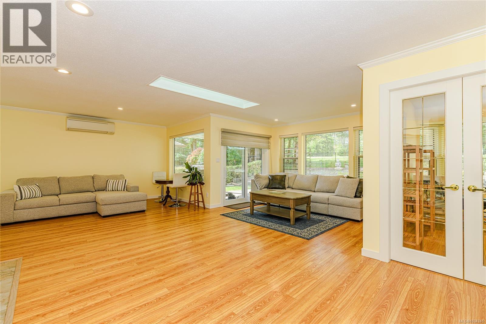 3556 Arbutus Dr S Property Photo 6