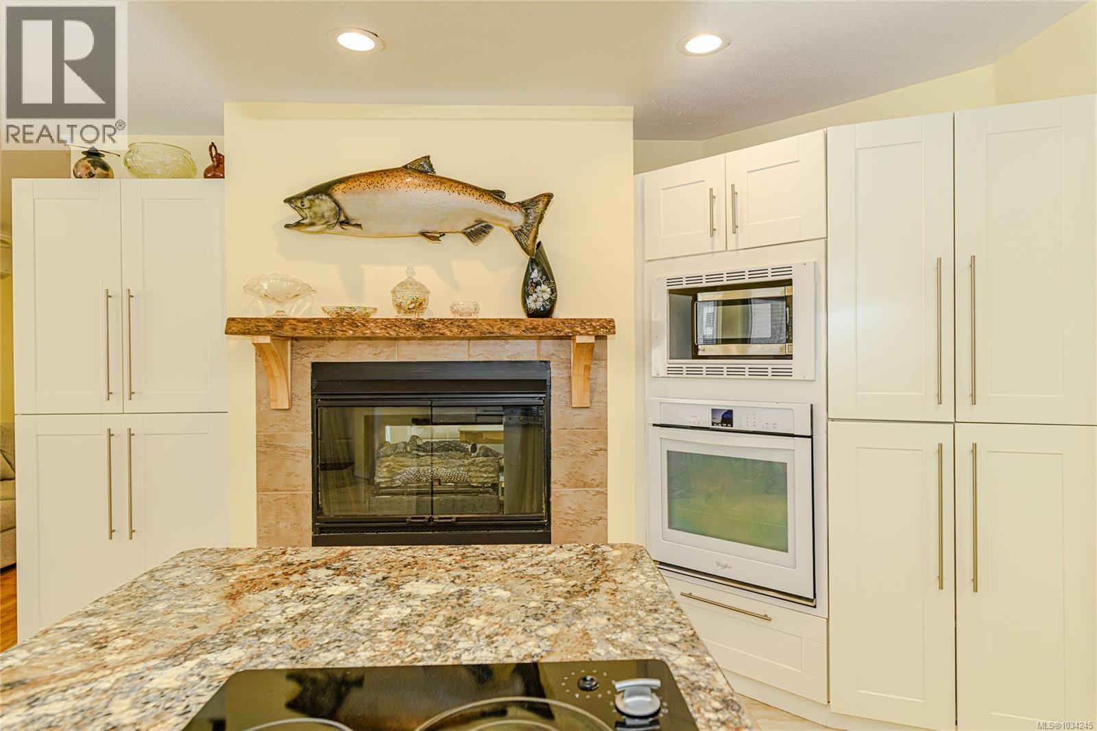 3556 Arbutus Dr S Property Photo 15