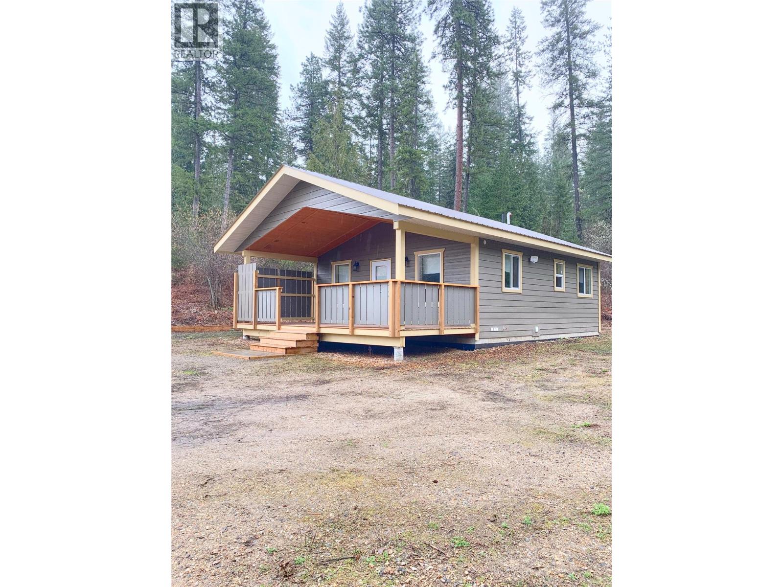 5541 Ducksway Road Property Photo 1