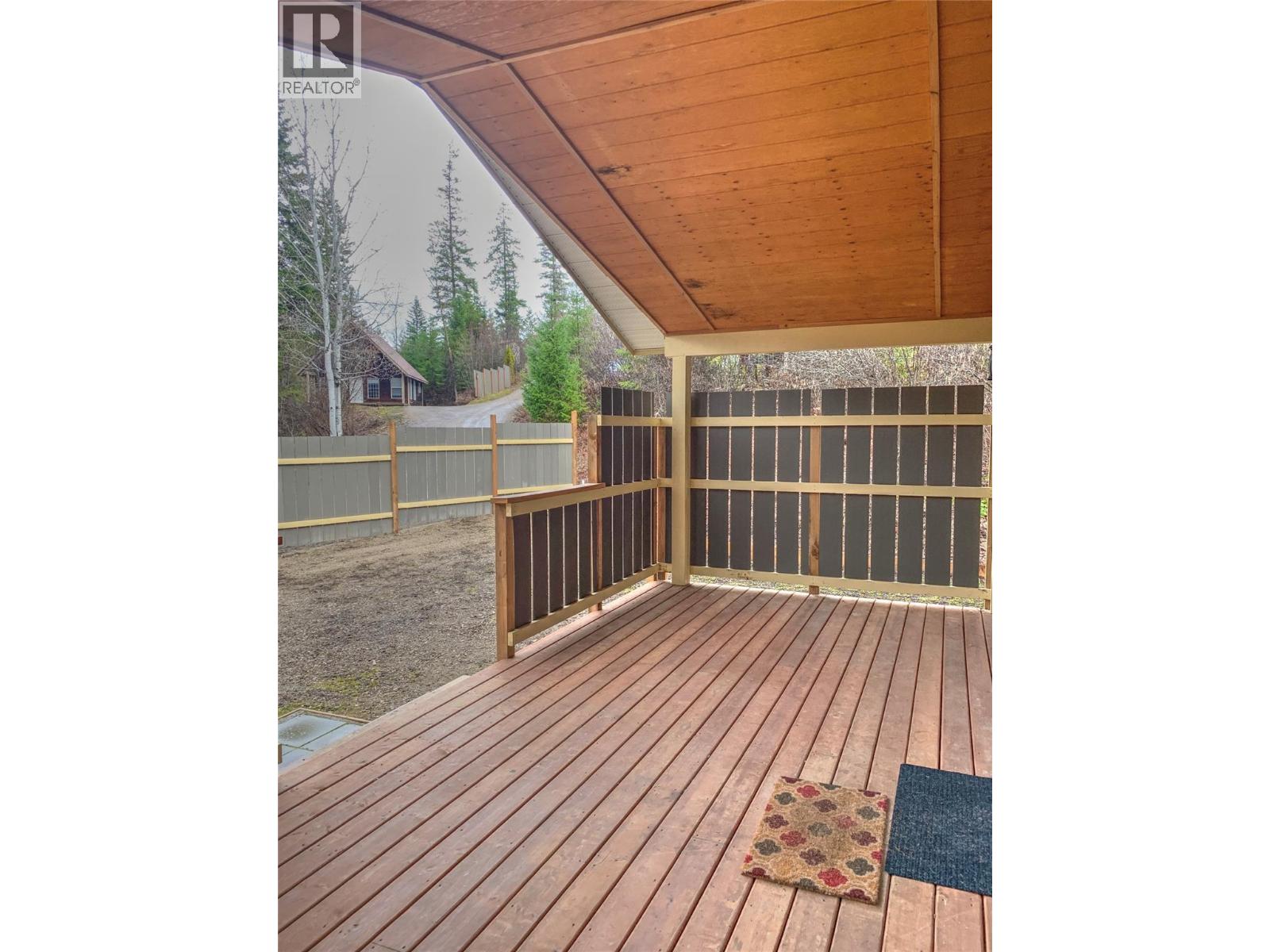 5541 Ducksway Road Property Photo 5