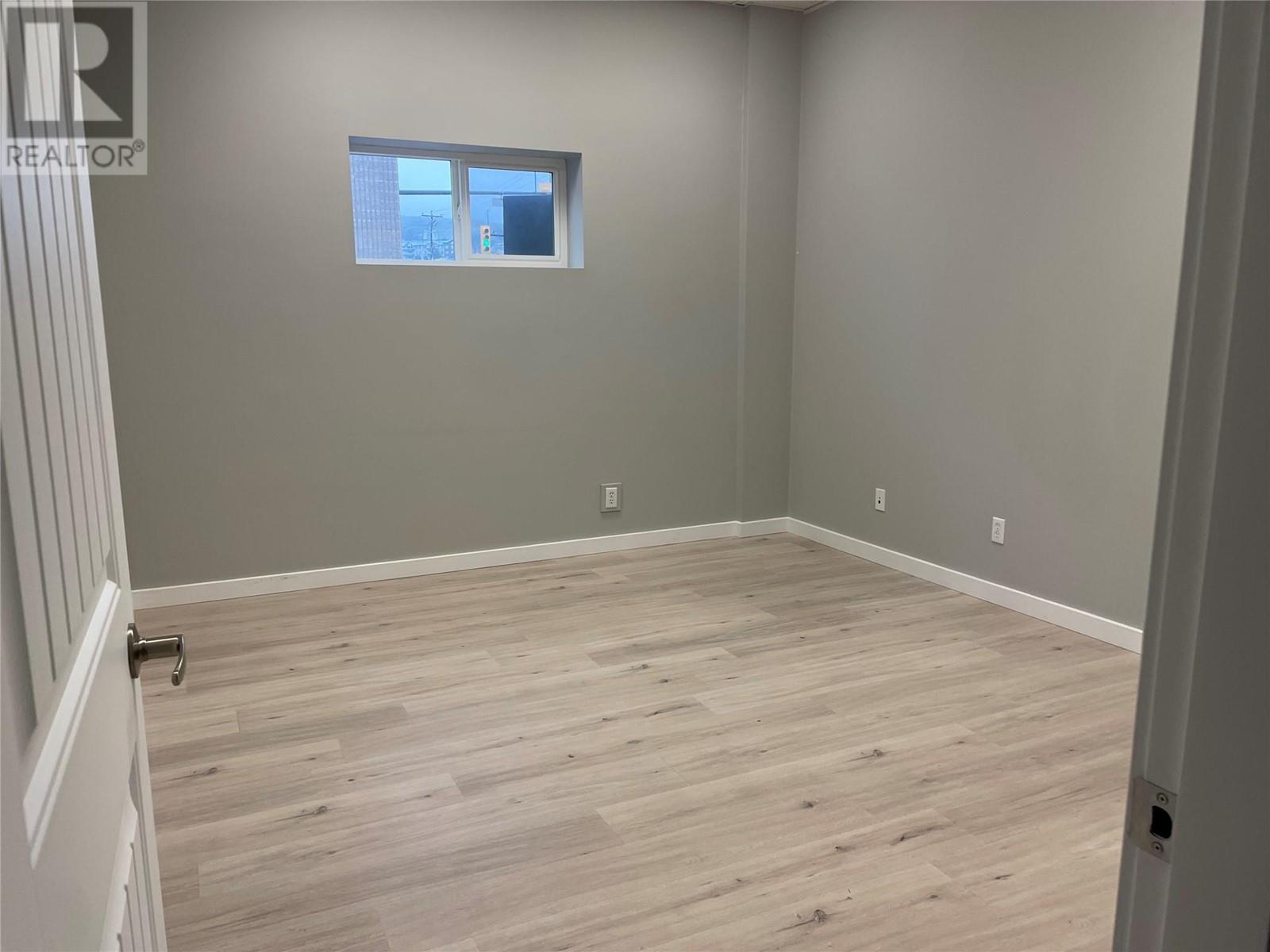 3202 32 Avenue Unit# B Property Photo 3