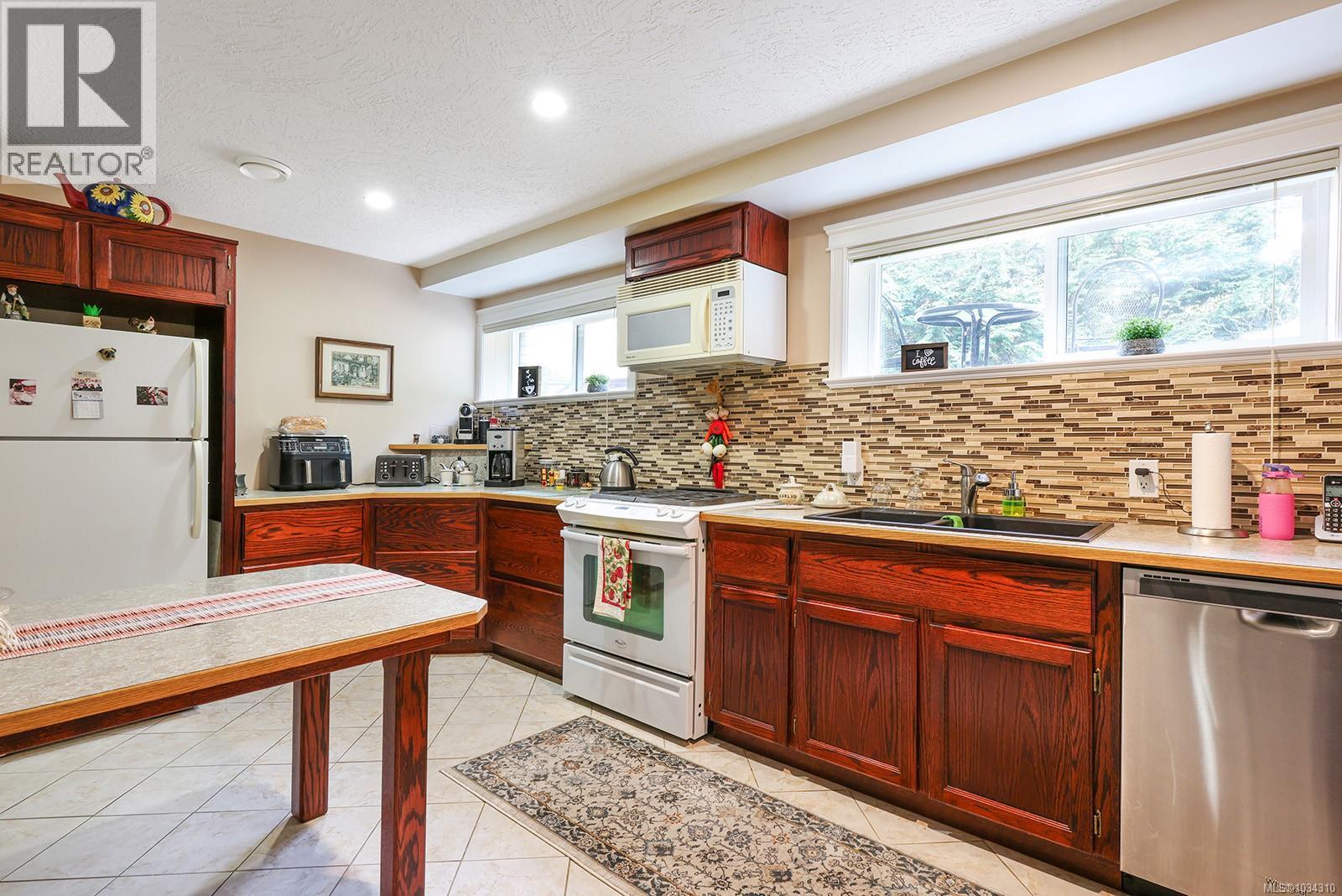 1781 Thurber Rd Property Photo 35