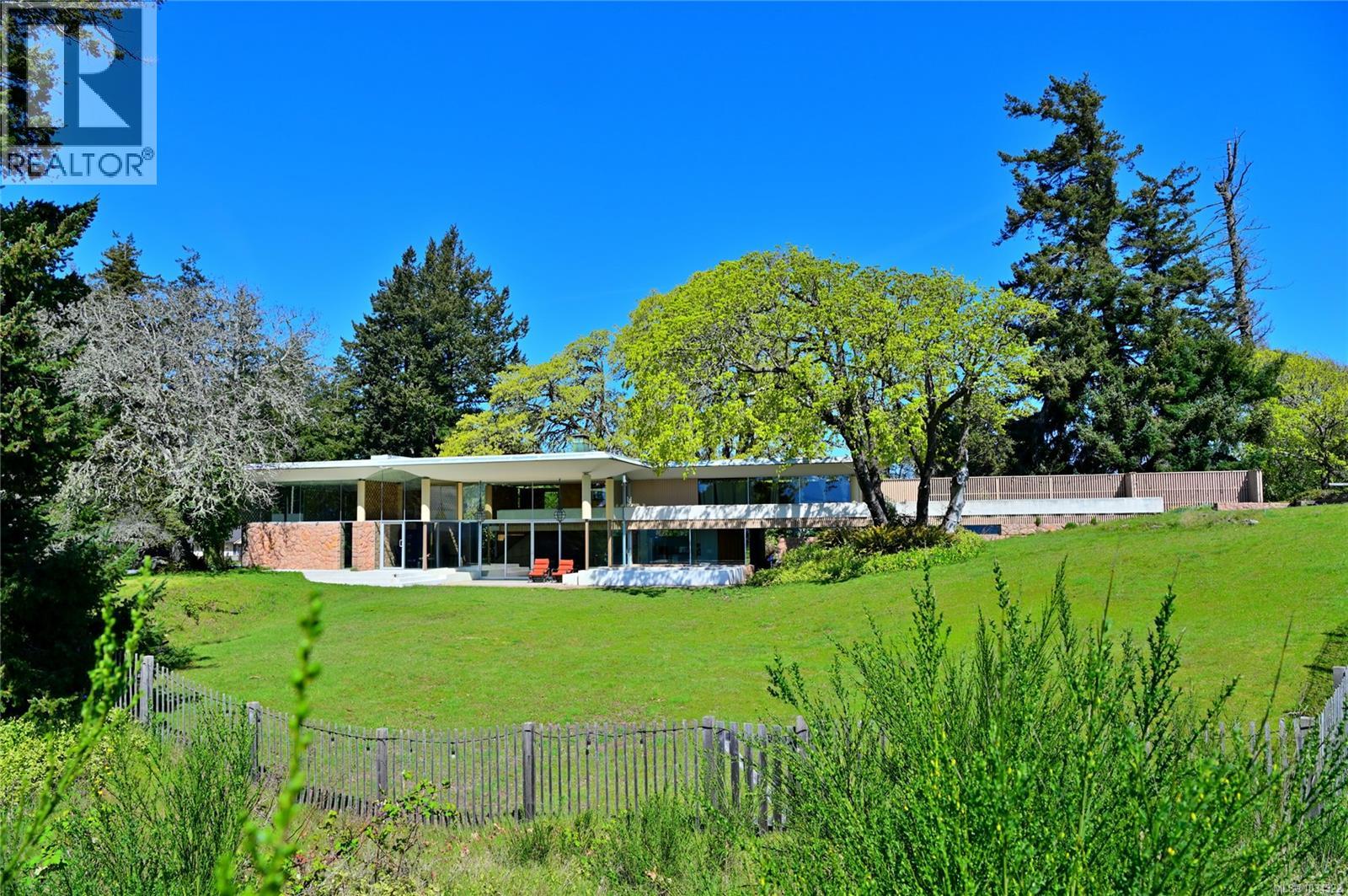 1133 Moore Rd