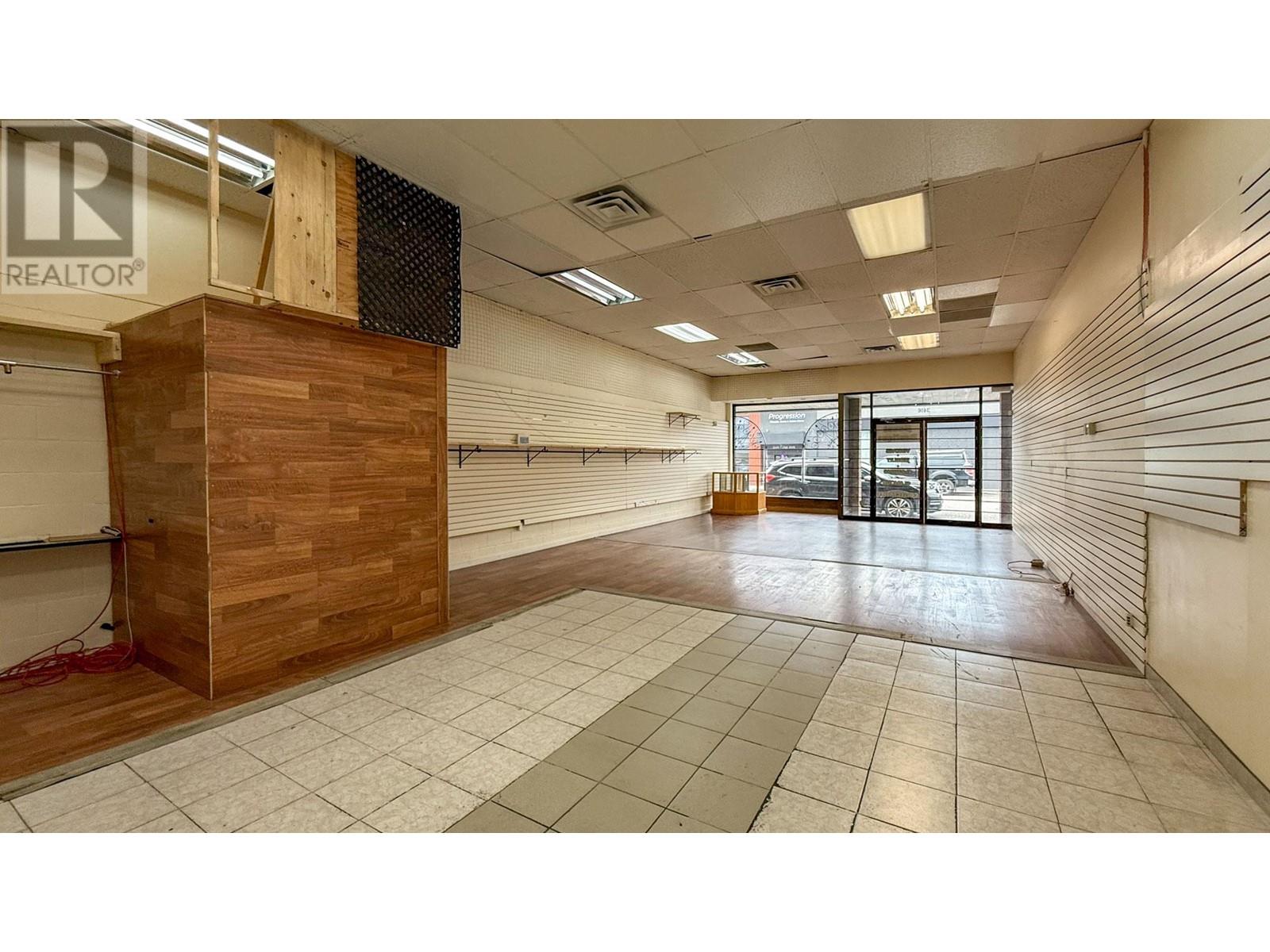 3406 31 Avenue Property Photo 2