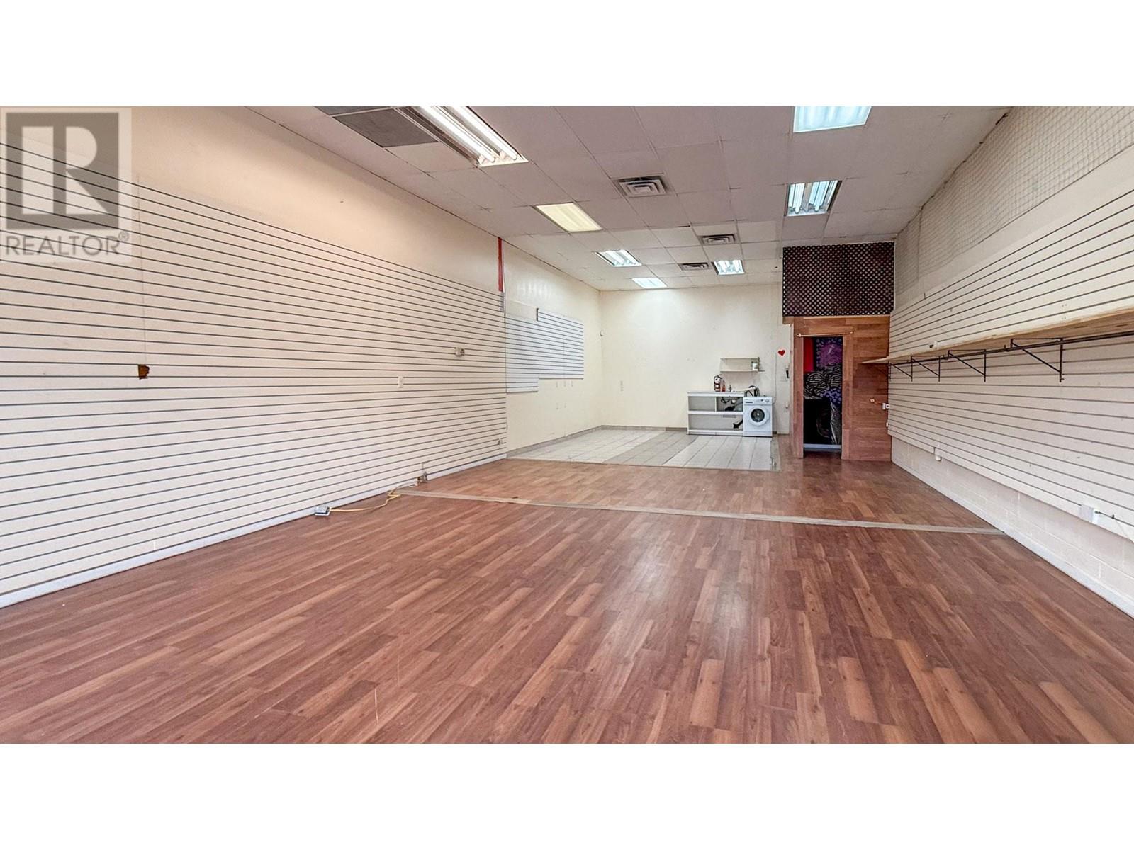 3406 31 Avenue Property Photo 6