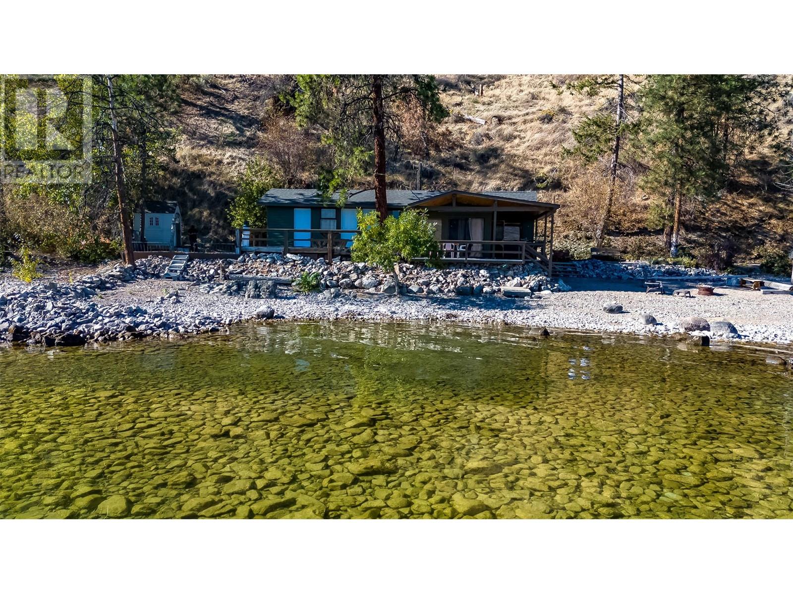 6805 Highway 97 S Property Photo 1