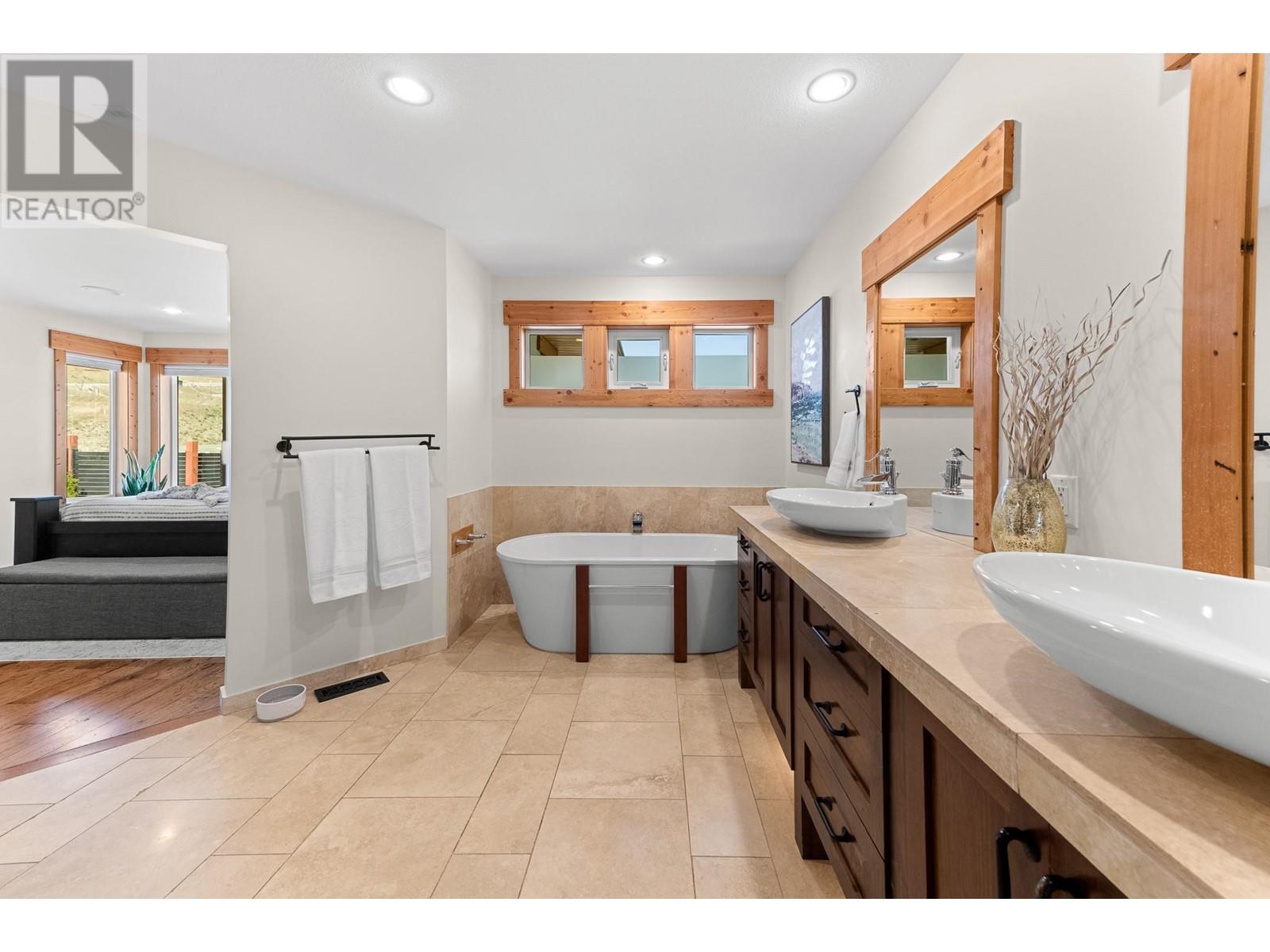 1790 Begbie Road Property Photo 28