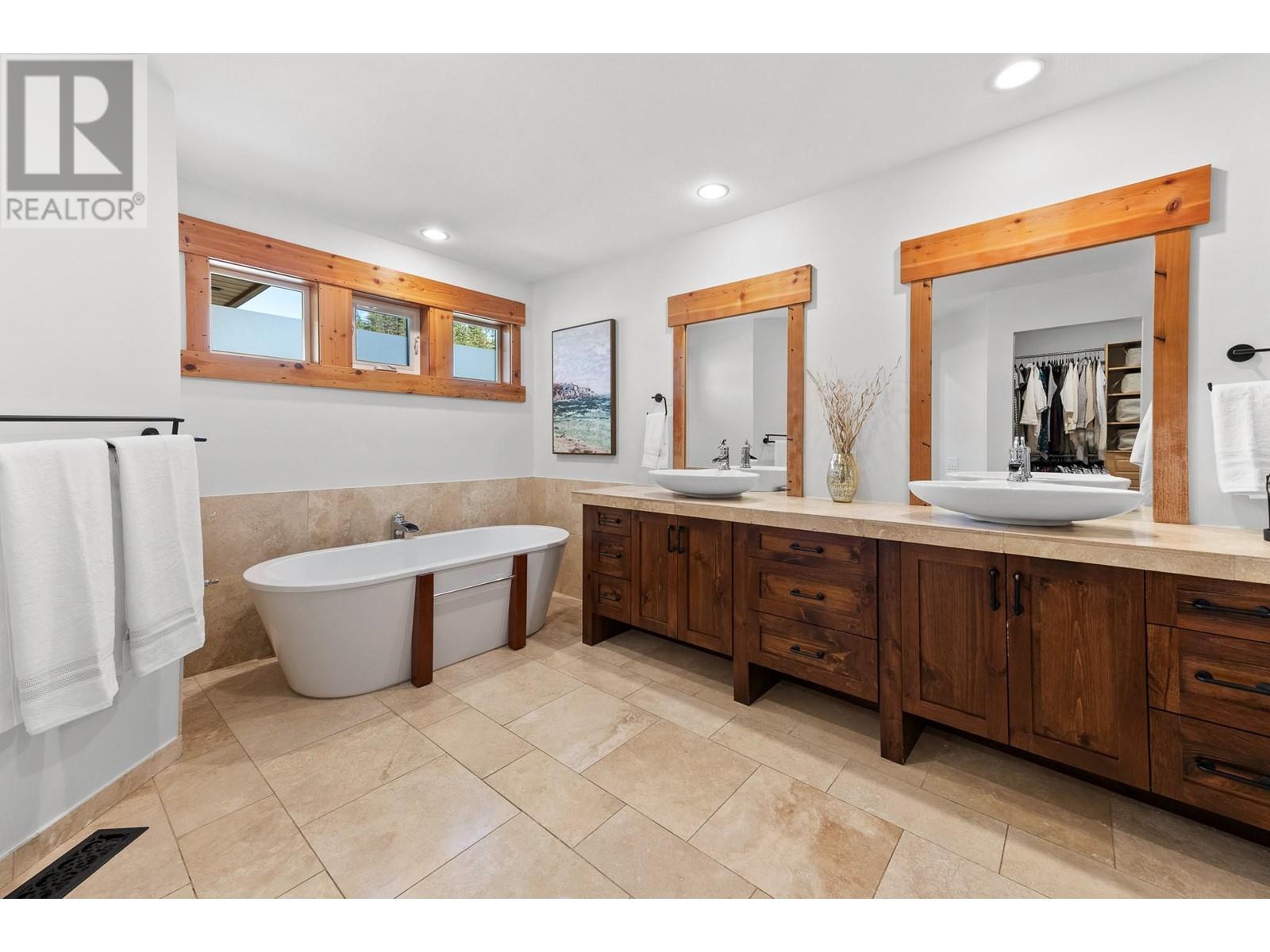 1790 Begbie Road Property Photo 29