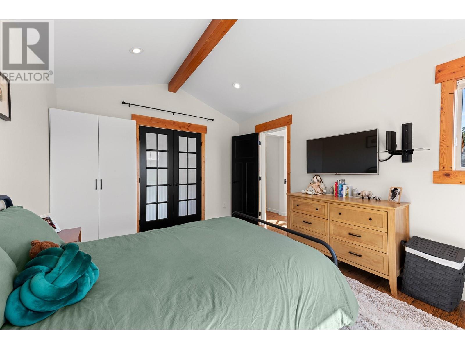 1790 Begbie Road Property Photo 32