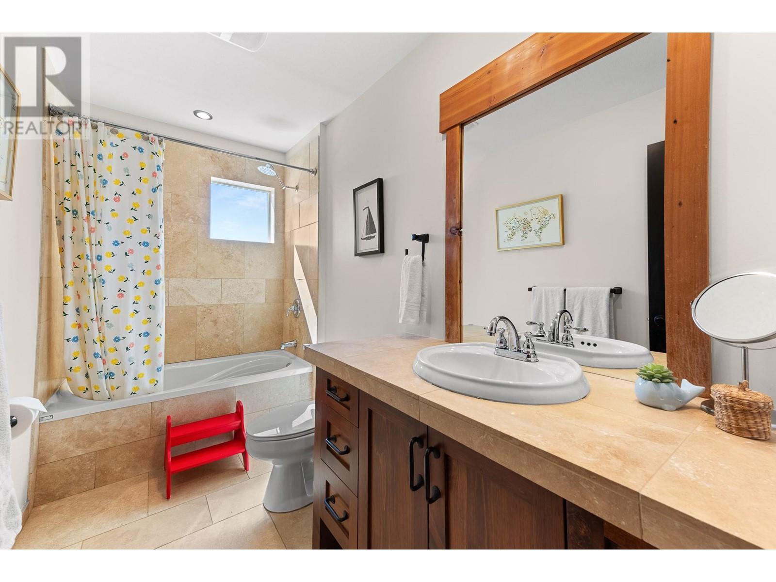 1790 Begbie Road Property Photo 33
