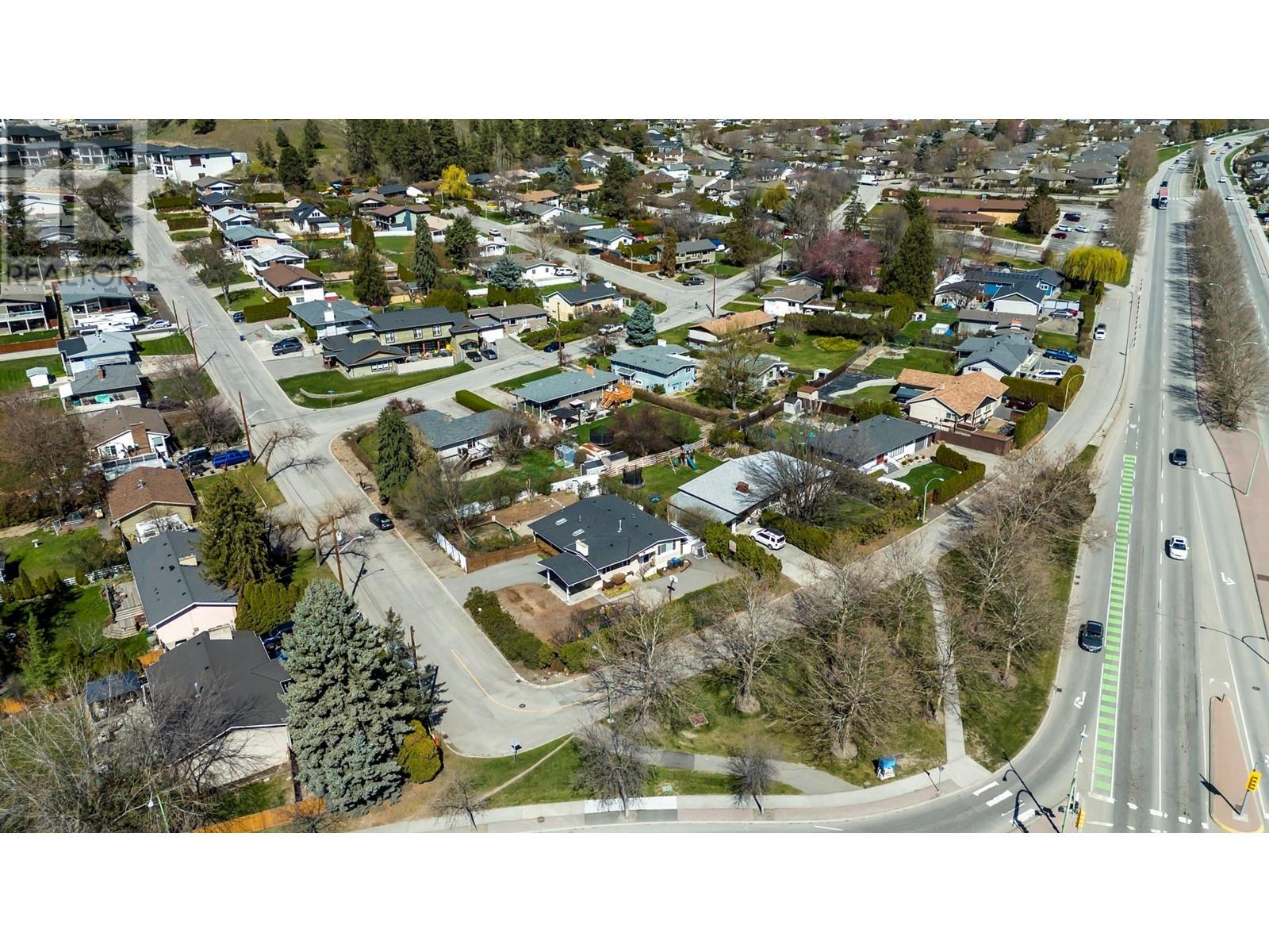 1880 Broadview Avenue Property Photo 8