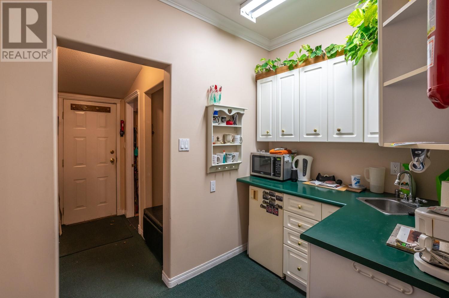 626 Martin Street Property Photo 10