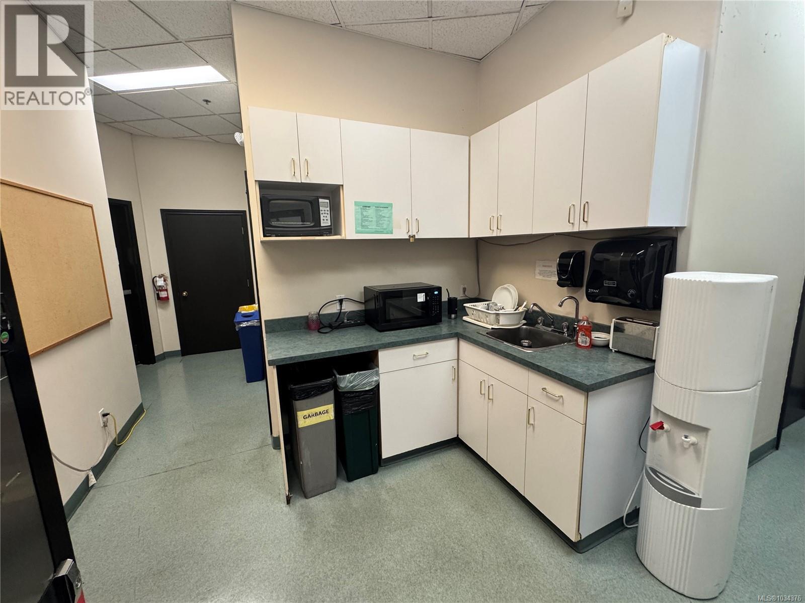 150 805 Cloverdale Ave Property Photo 10