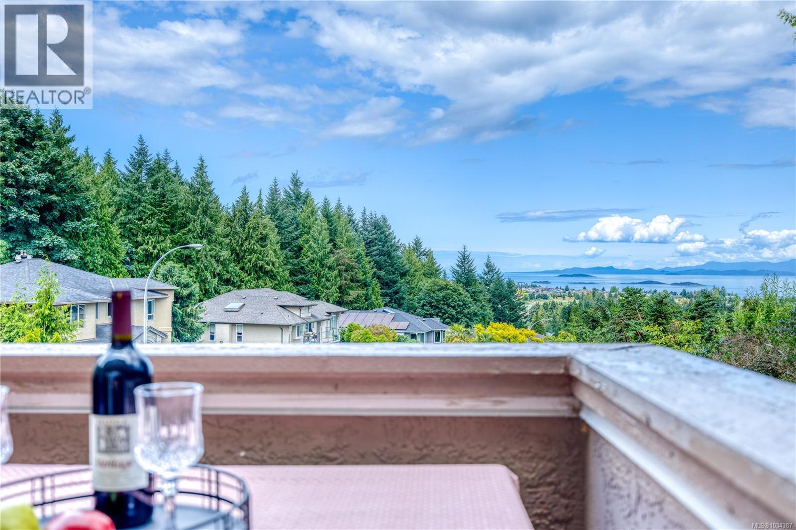 5352 Coastview Pl Property Photo 16