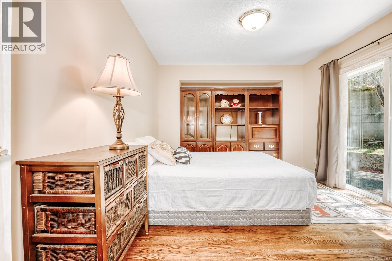5352 Coastview Pl Property Photo 21
