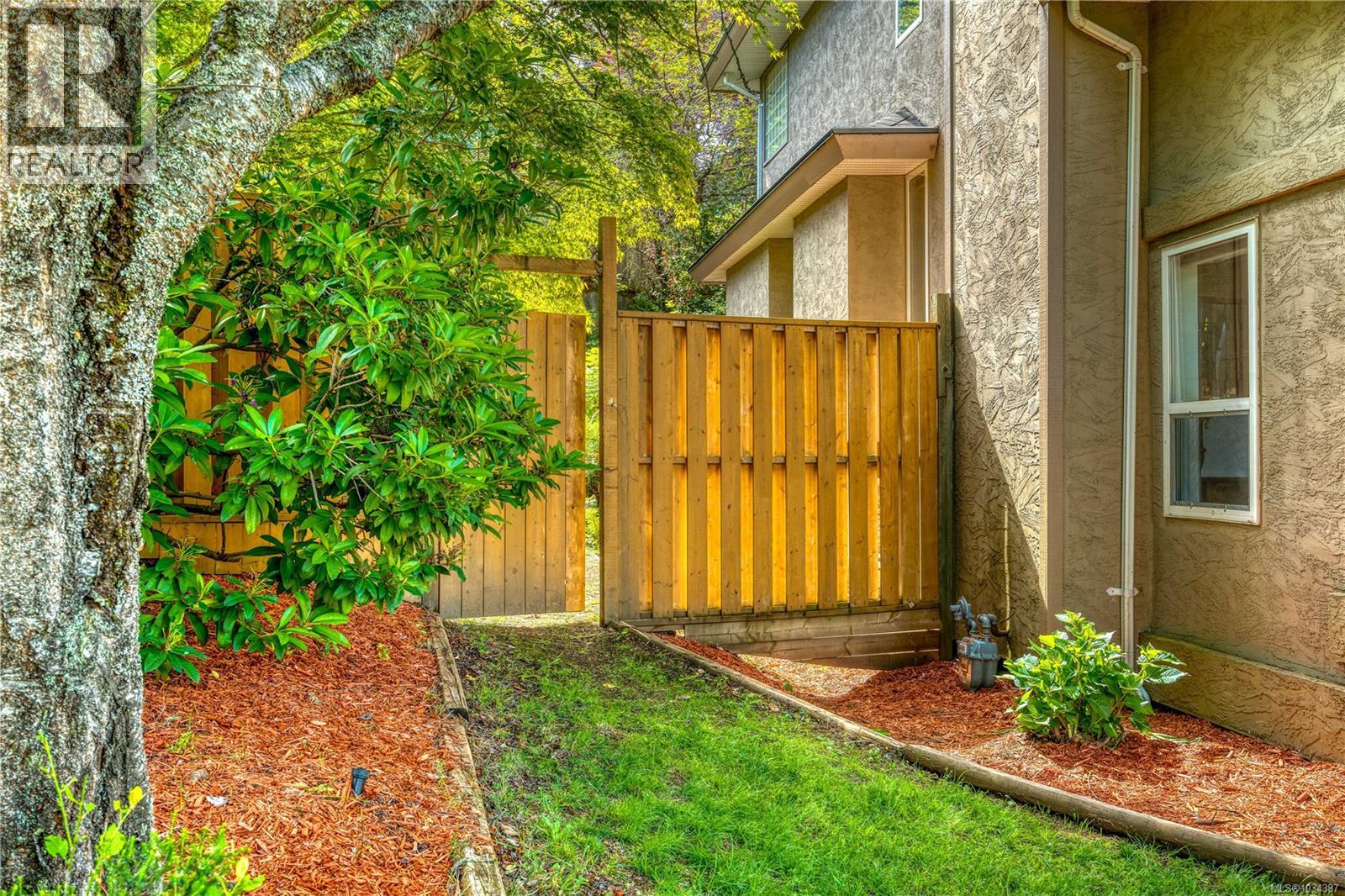 5352 Coastview Pl Property Photo 42