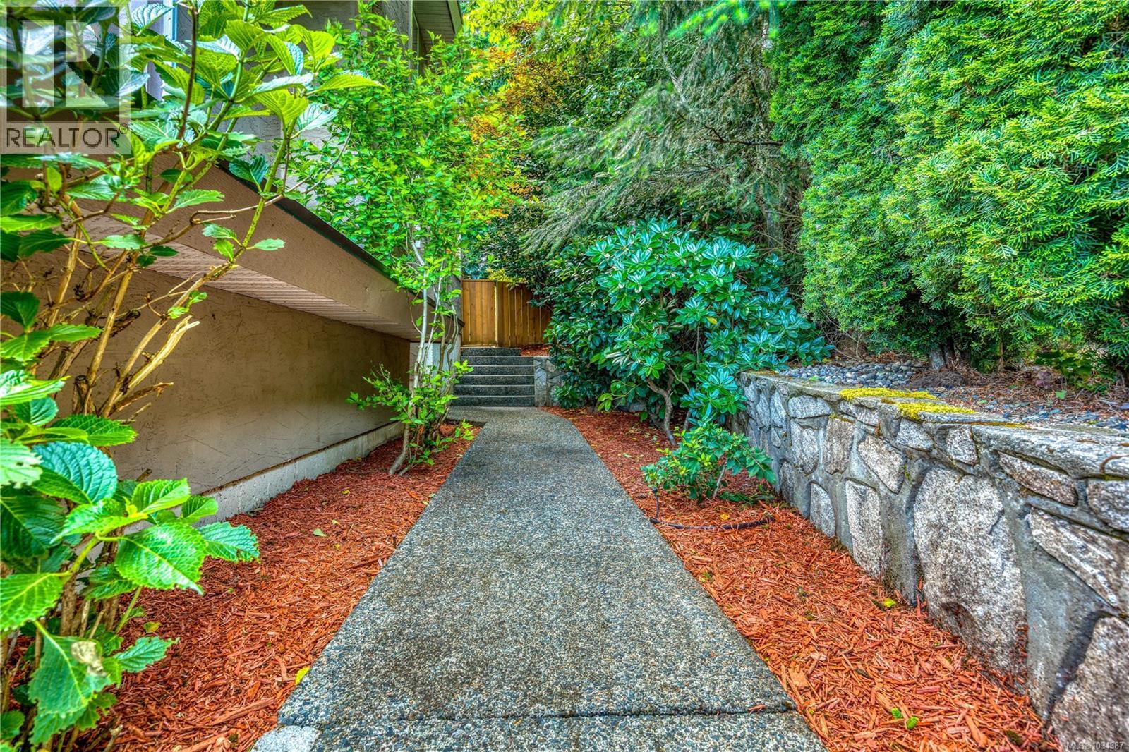 5352 Coastview Pl Property Photo 43