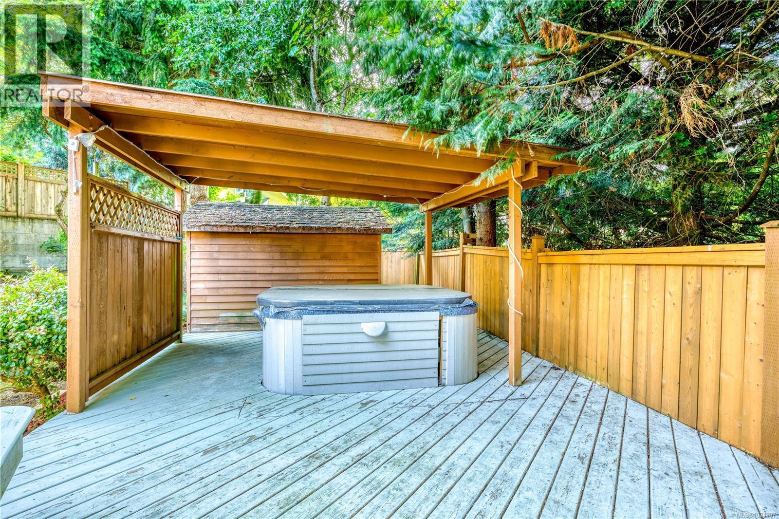 5352 Coastview Pl Property Photo 55