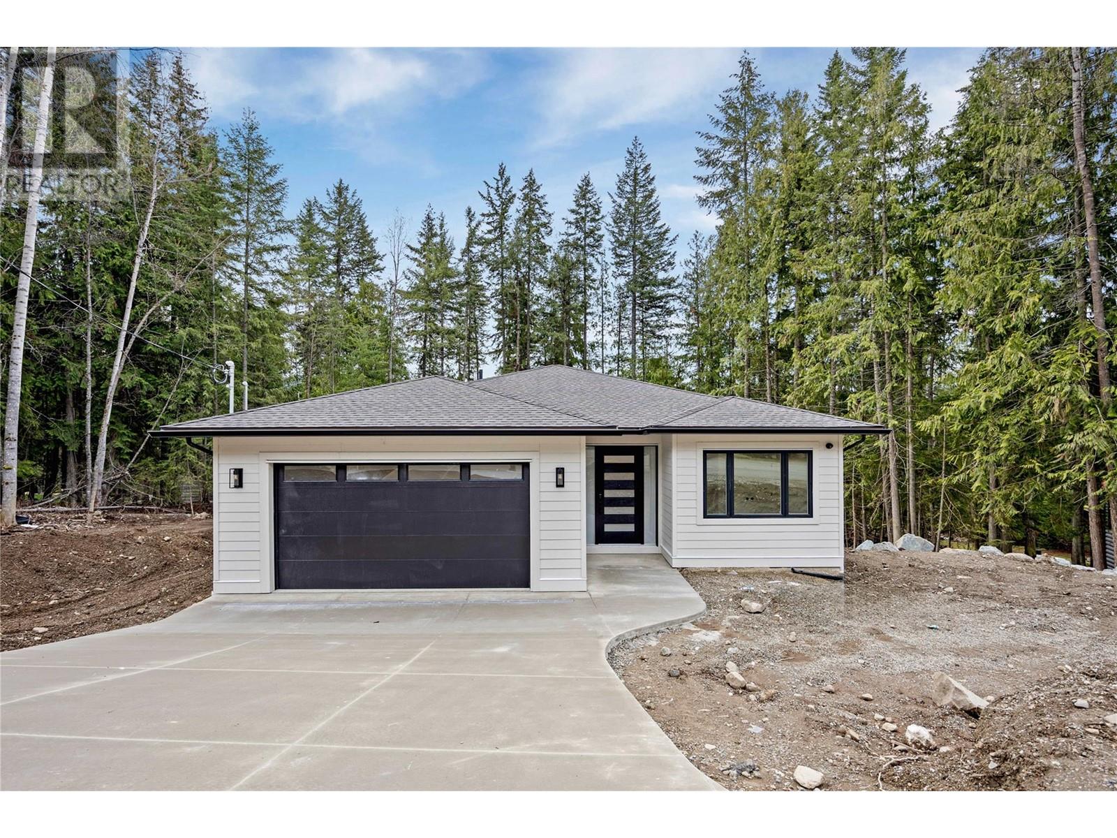 7279 Birch Close Property Photo