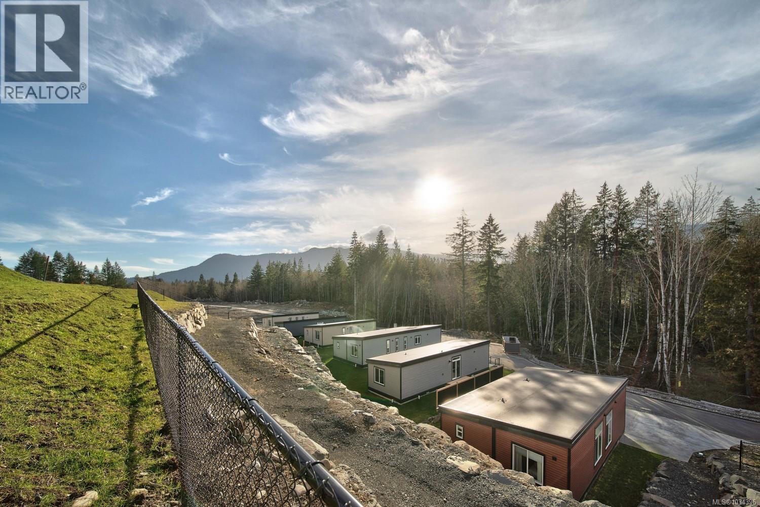 102 3499 Henry Rd Property Photo 16