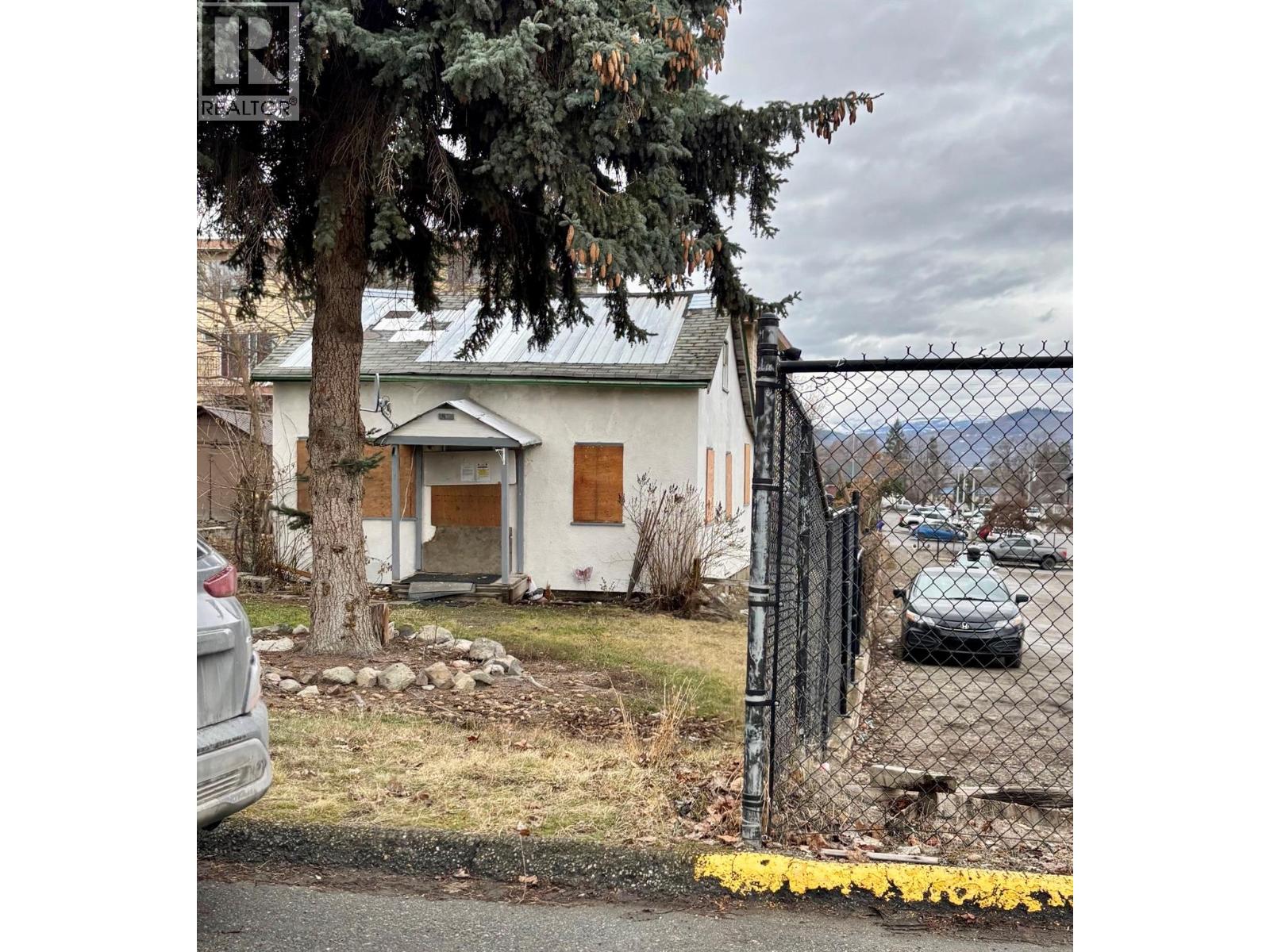 1904 31 Street Property Photo 1