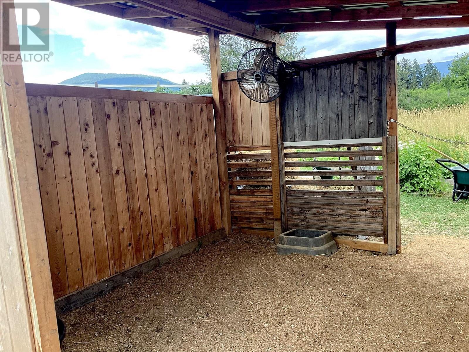 3800 21 Highway Property Photo 26