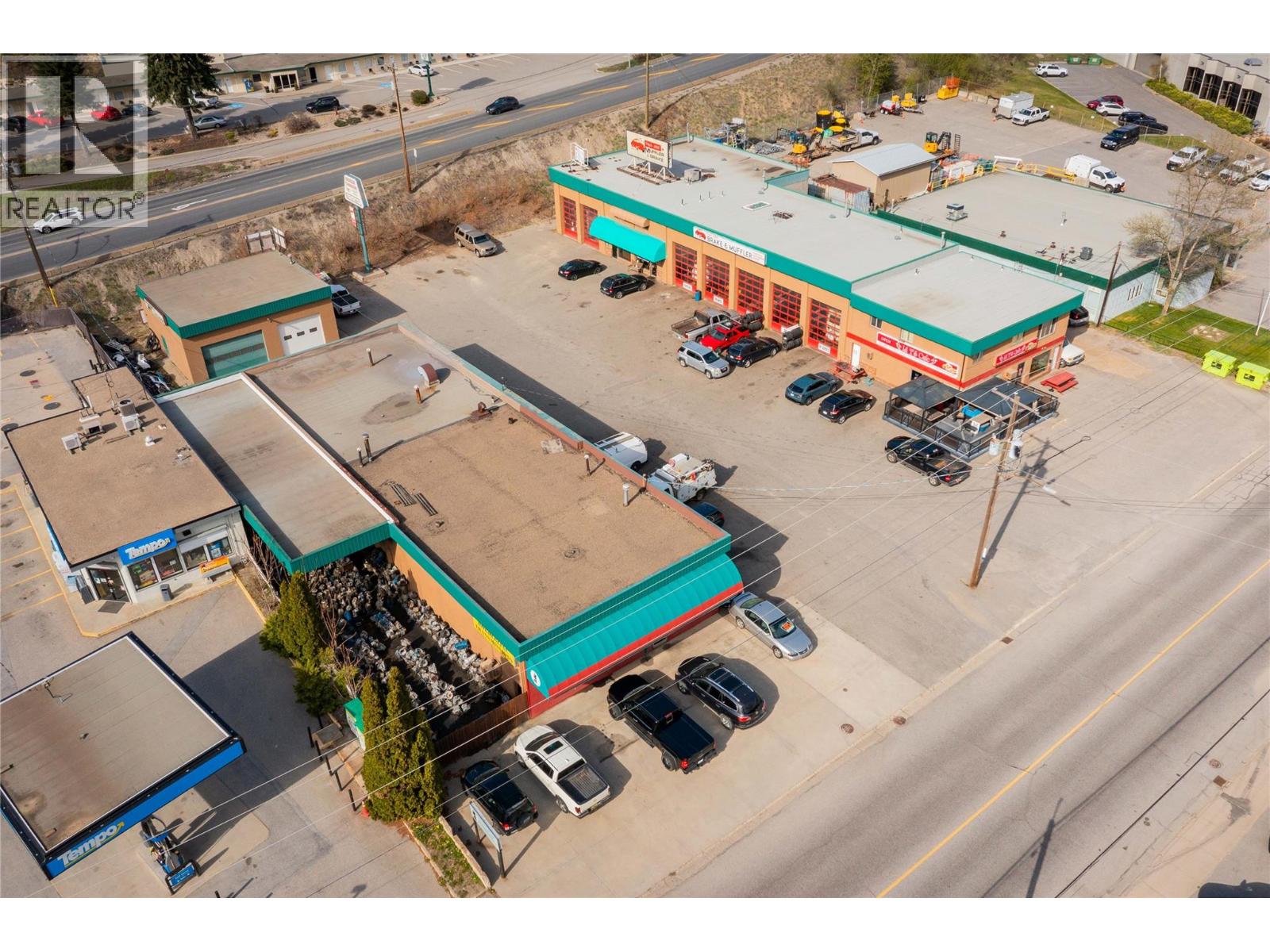 2865 B And 2929 Highway Drive Property Photo 1