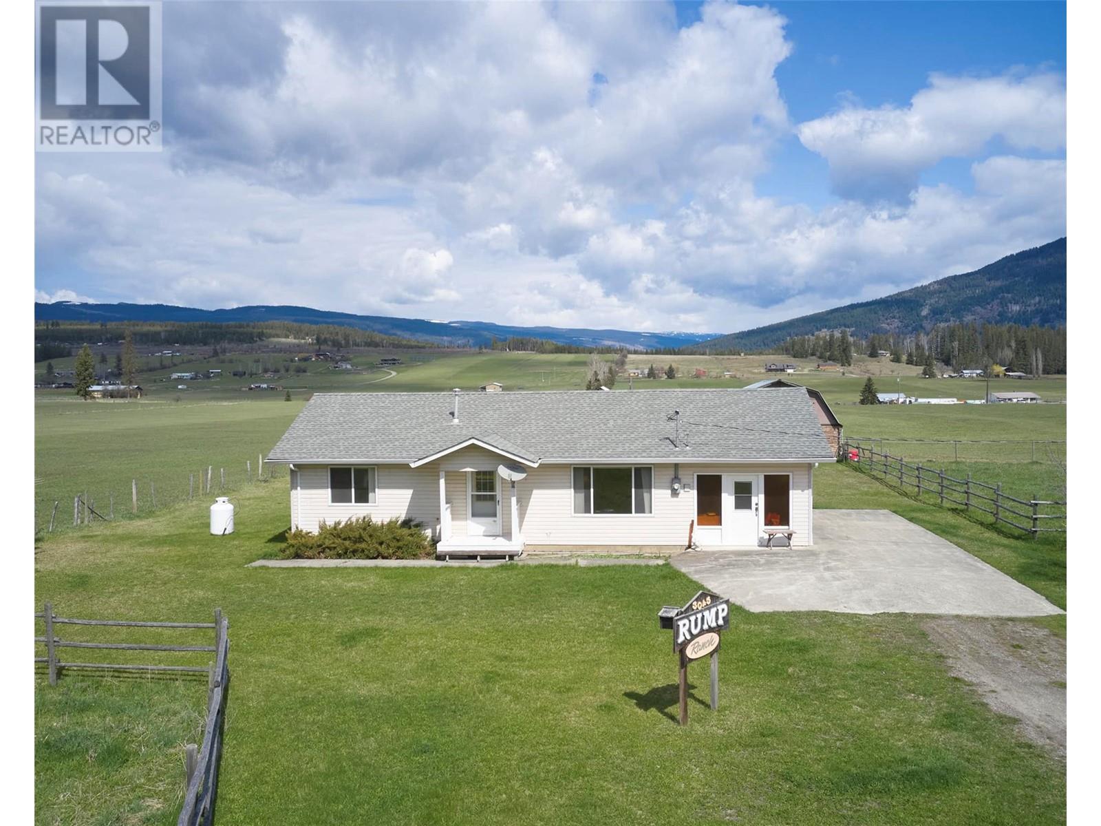3043 Creighton Valley Road Property Photo