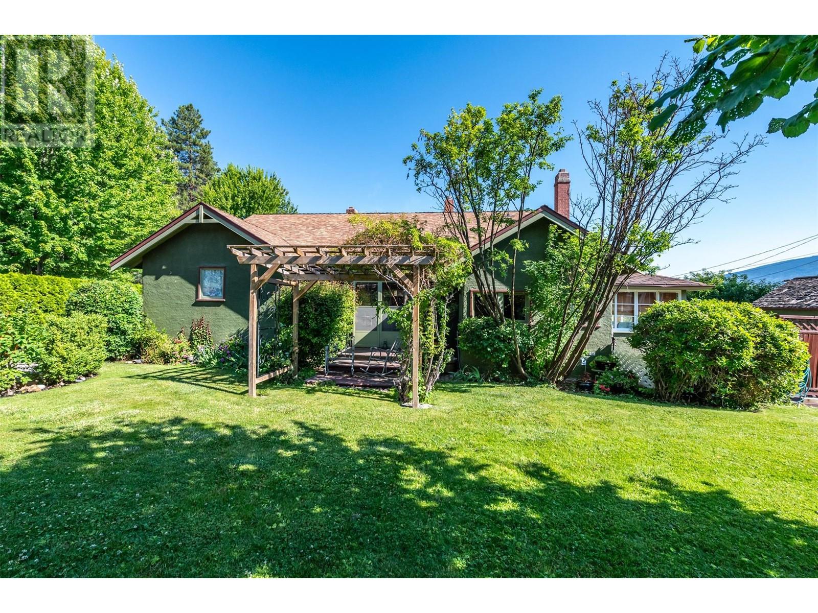 12609 Lakeshore Drive S Property Photo 8