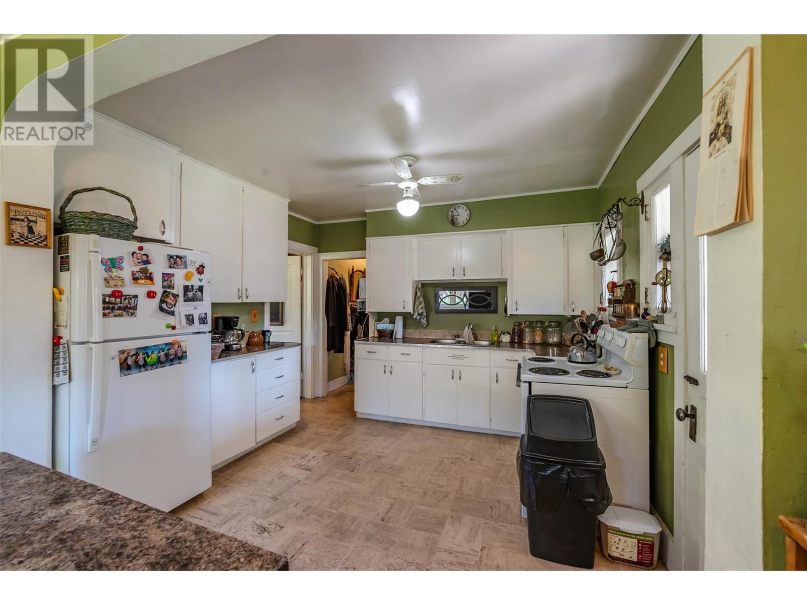 12609 Lakeshore Drive S Property Photo 12