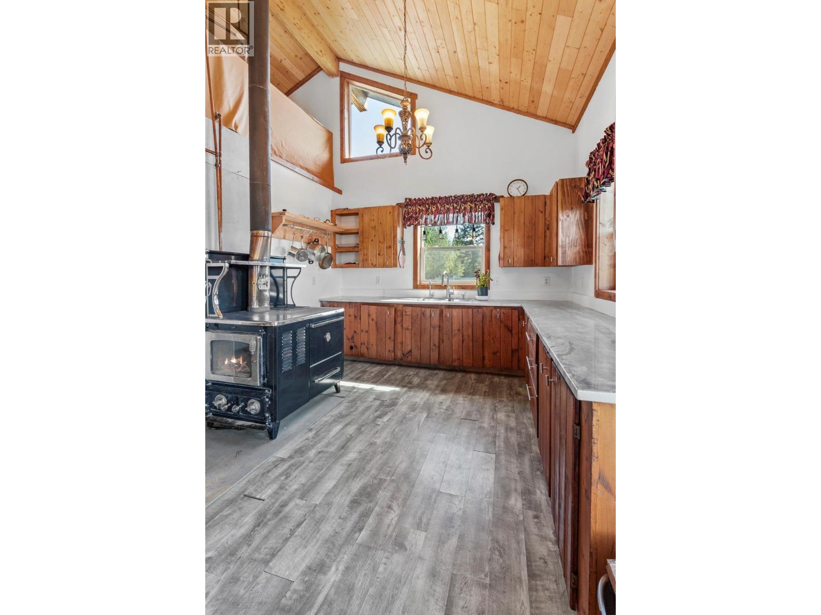 495 Snider Road Property Photo 11