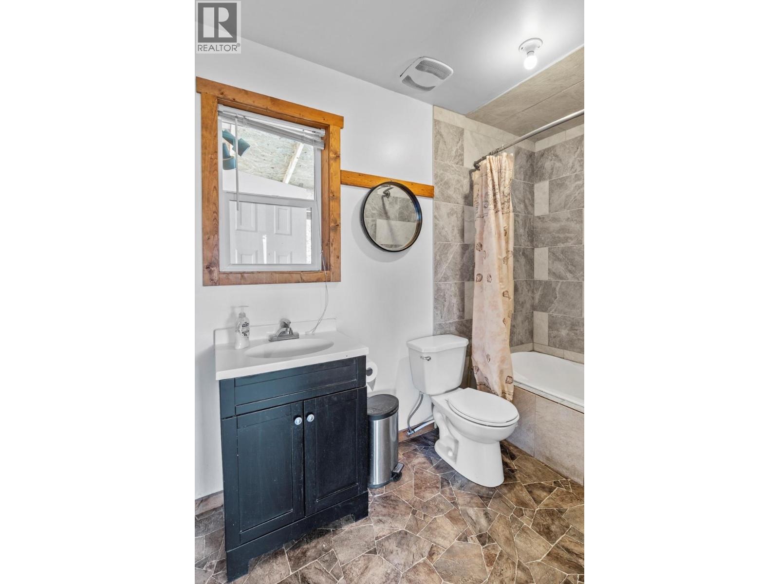 495 Snider Road Property Photo 13
