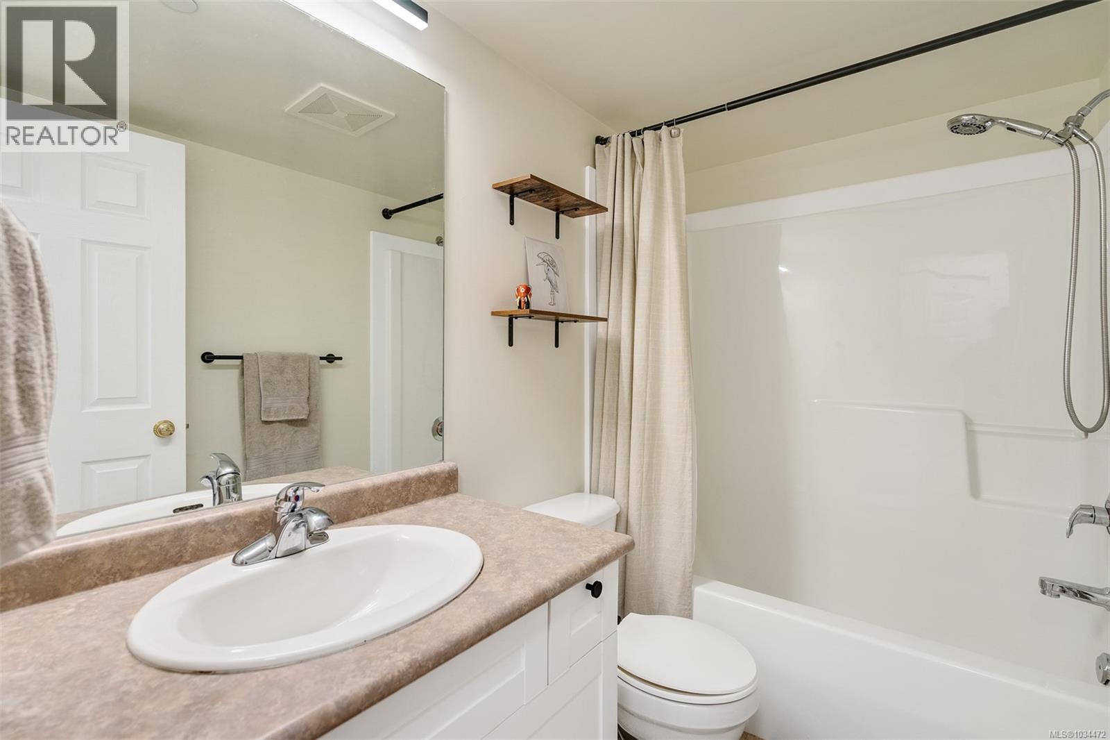 206 893 Hockley Ave Property Photo 20