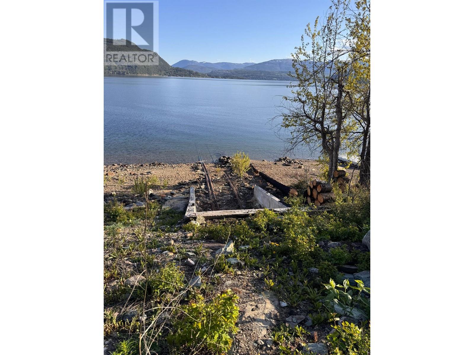 5022 Squilax-anglemont Road Property Photo 10
