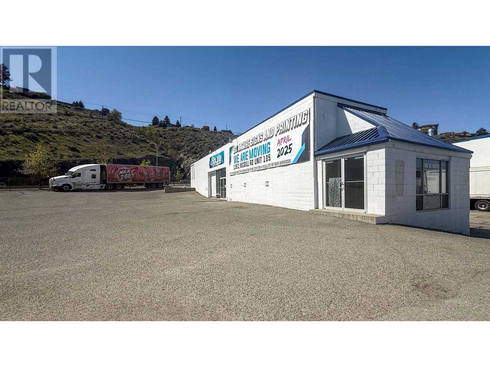 431 Victoria Street W Property Photo 1