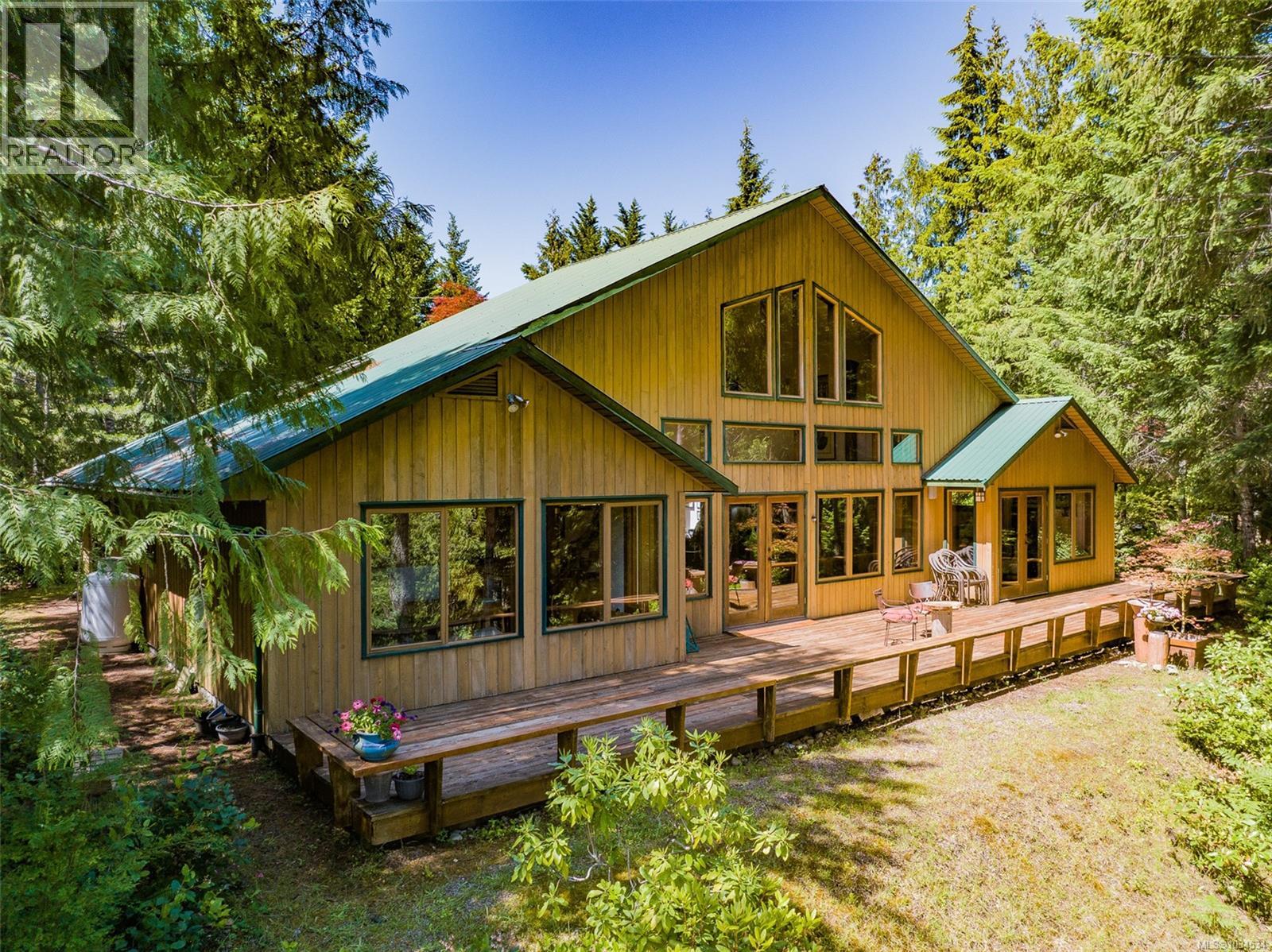1055 Spider Lake Rd Property Photo 1