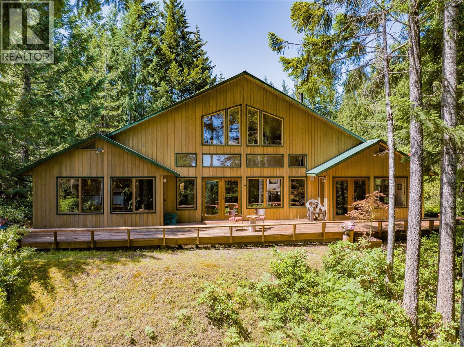 1055 Spider Lake Rd Property Photo 2